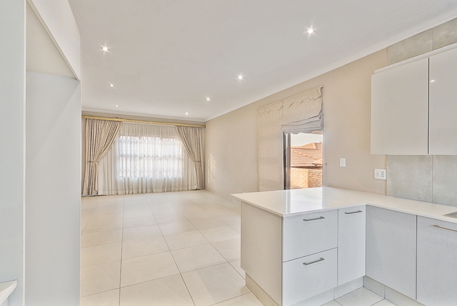 3 Bedroom Property for Sale in North Riding Gauteng