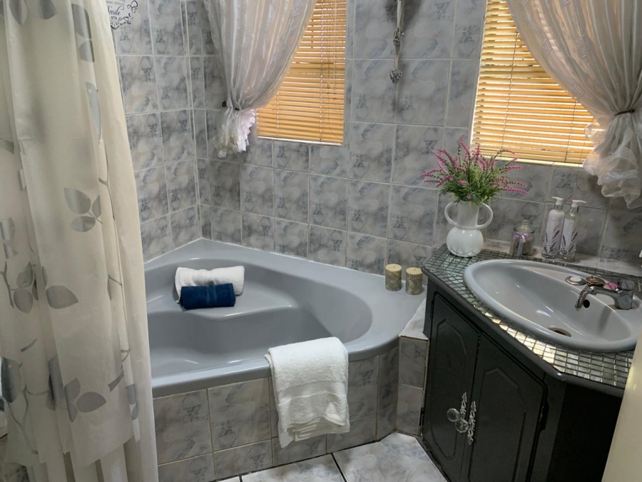 3 Bedroom Property for Sale in Vanderbijlpark SE 6 Gauteng