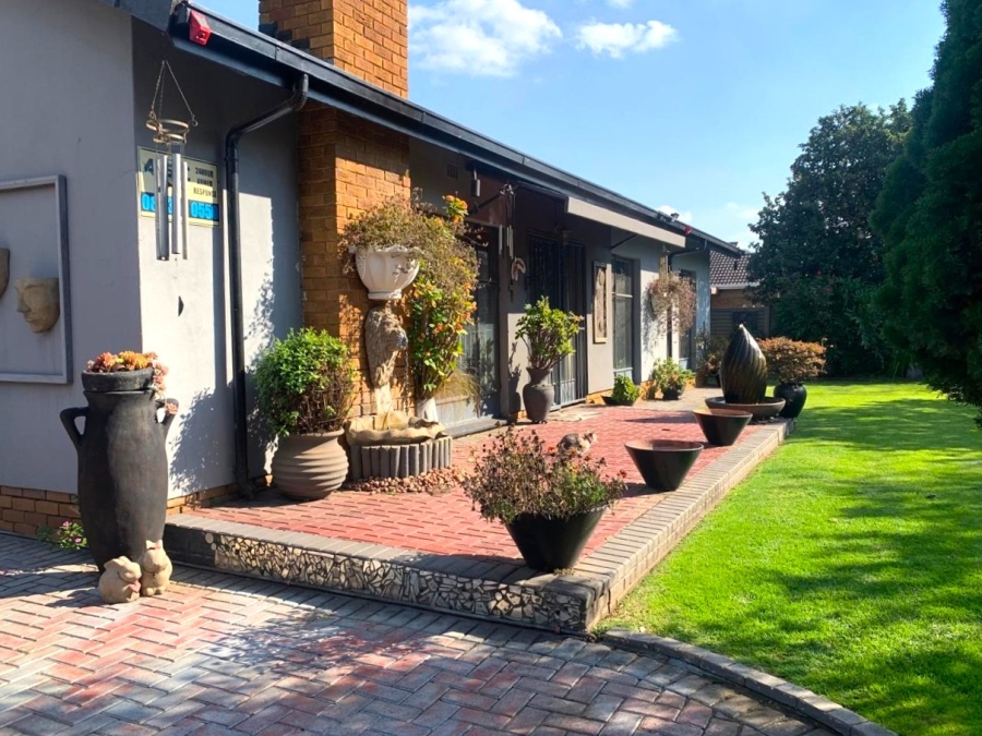 3 Bedroom Property for Sale in Vanderbijlpark SE 6 Gauteng