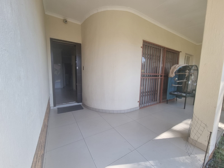 To Let 3 Bedroom Property for Rent in Rooihuiskraal Gauteng