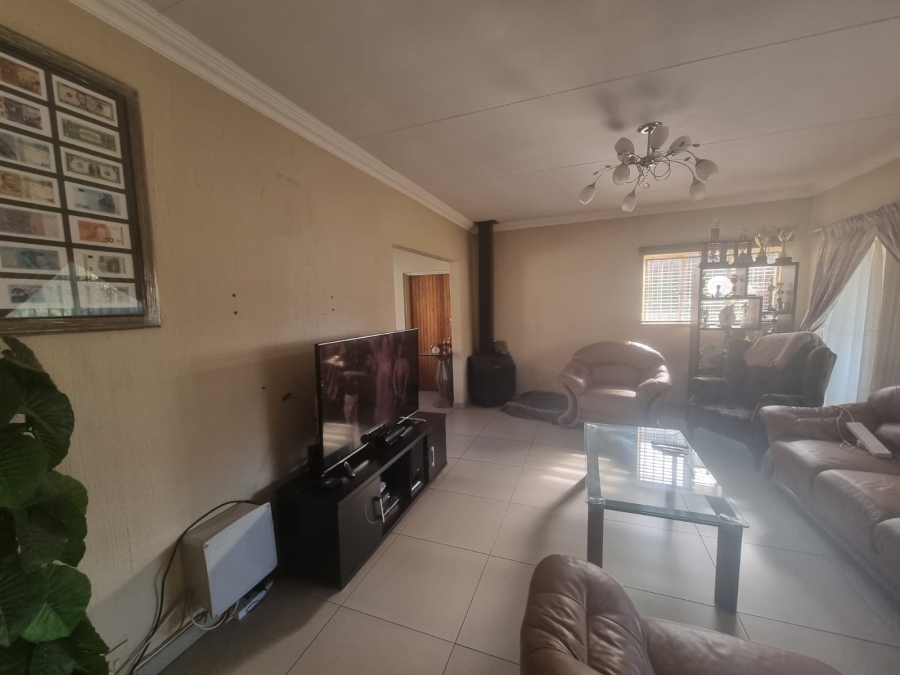 To Let 3 Bedroom Property for Rent in Rooihuiskraal Gauteng