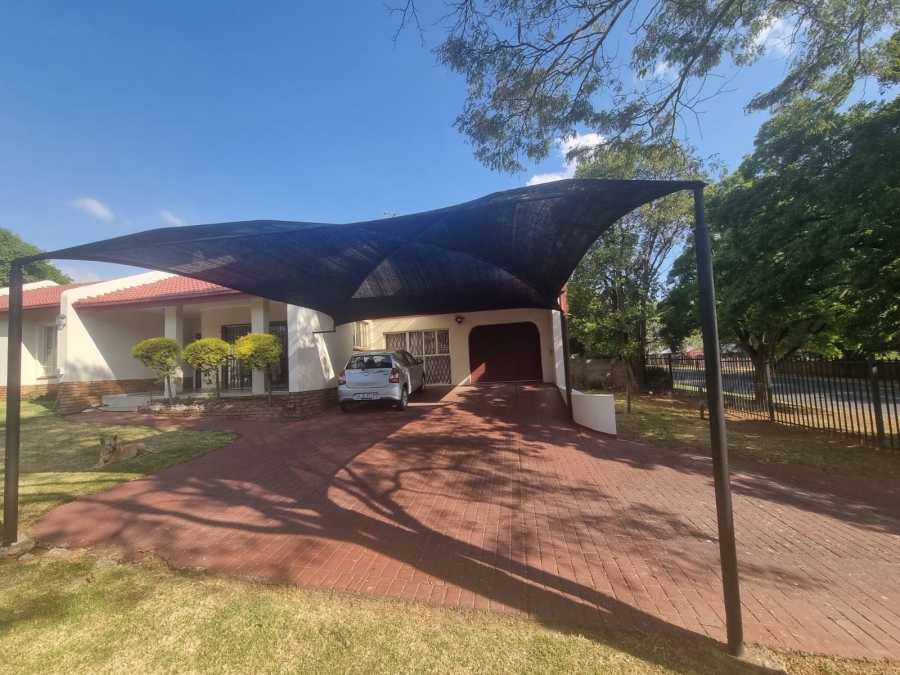 To Let 3 Bedroom Property for Rent in Rooihuiskraal Gauteng