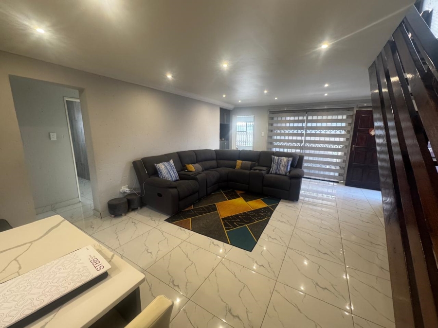 3 Bedroom Property for Sale in Ravenswood Gauteng