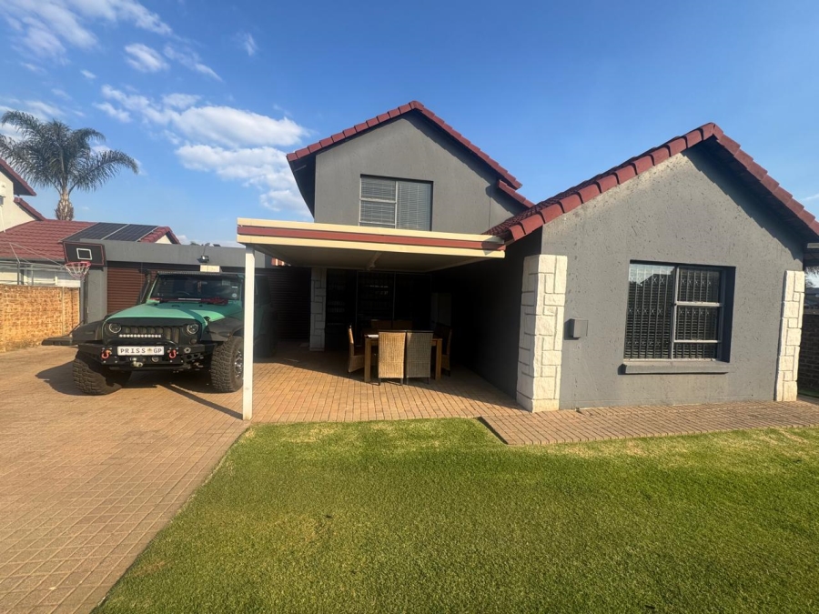 3 Bedroom Property for Sale in Ravenswood Gauteng