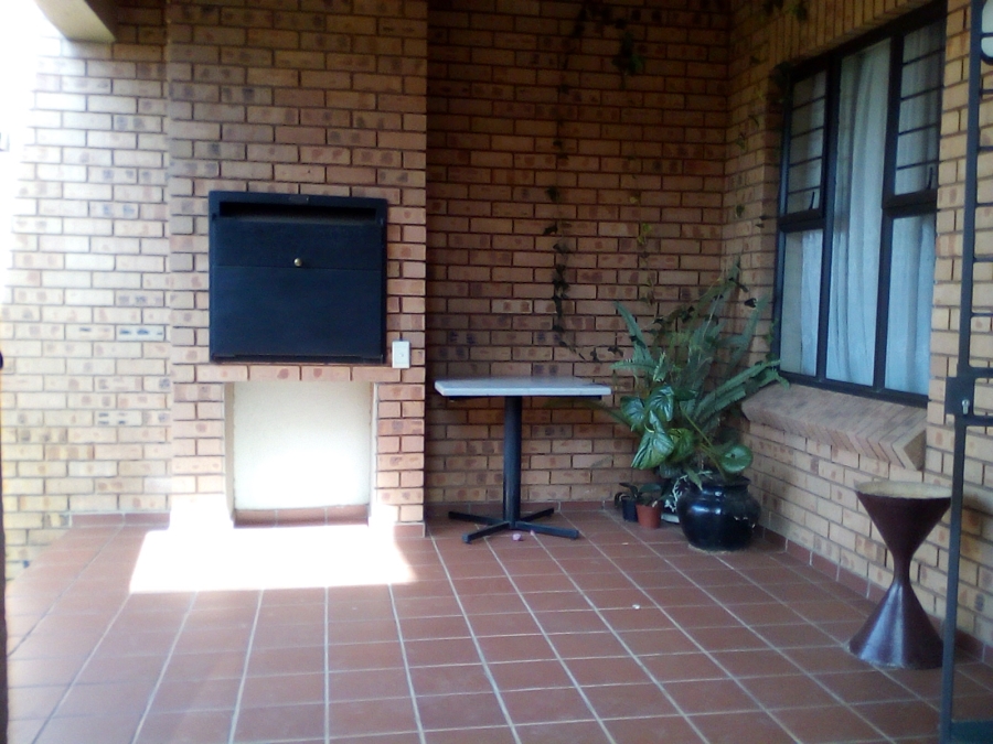 2 Bedroom Property for Sale in Newlands Gauteng