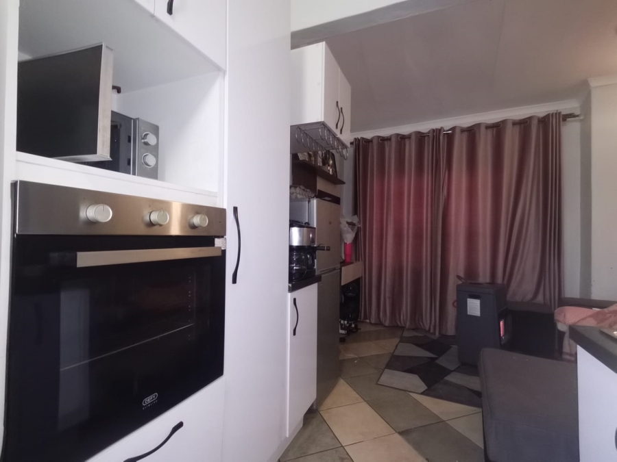 2 Bedroom Property for Sale in Savanna City Gauteng
