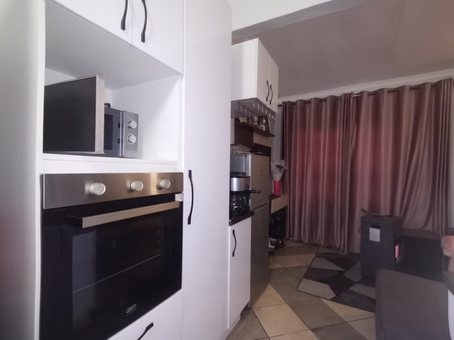 2 Bedroom Property for Sale in Savanna City Gauteng