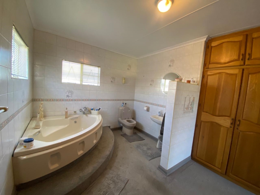 5 Bedroom Property for Sale in Spaarwater Gauteng