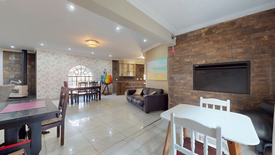 4 Bedroom Property for Sale in La Como Lifestyle Estate Gauteng
