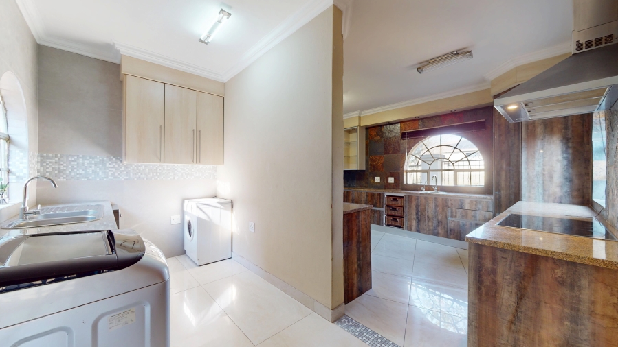 4 Bedroom Property for Sale in La Como Lifestyle Estate Gauteng