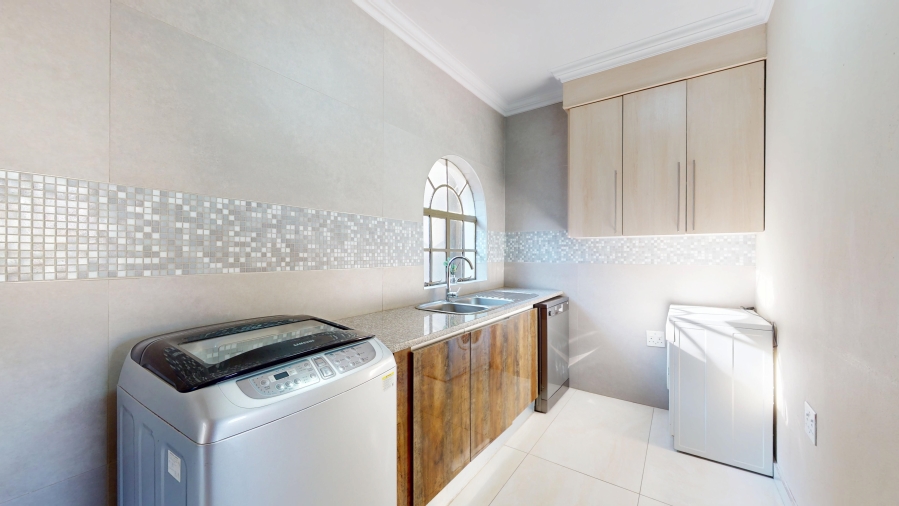 4 Bedroom Property for Sale in La Como Lifestyle Estate Gauteng