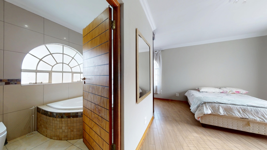 4 Bedroom Property for Sale in La Como Lifestyle Estate Gauteng