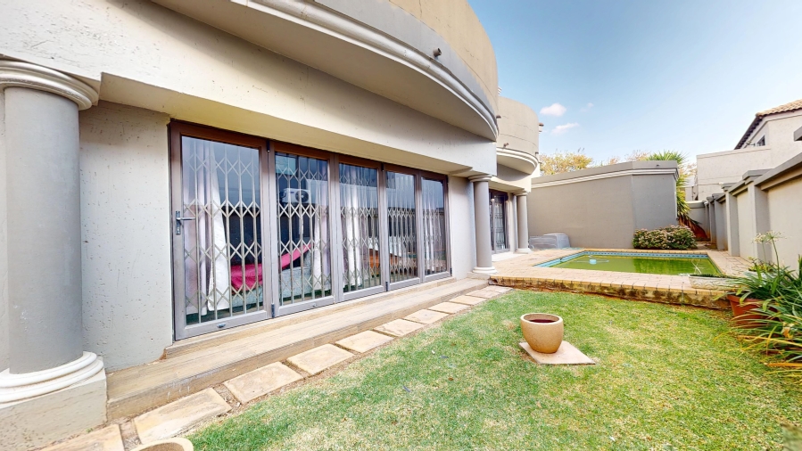 4 Bedroom Property for Sale in La Como Lifestyle Estate Gauteng