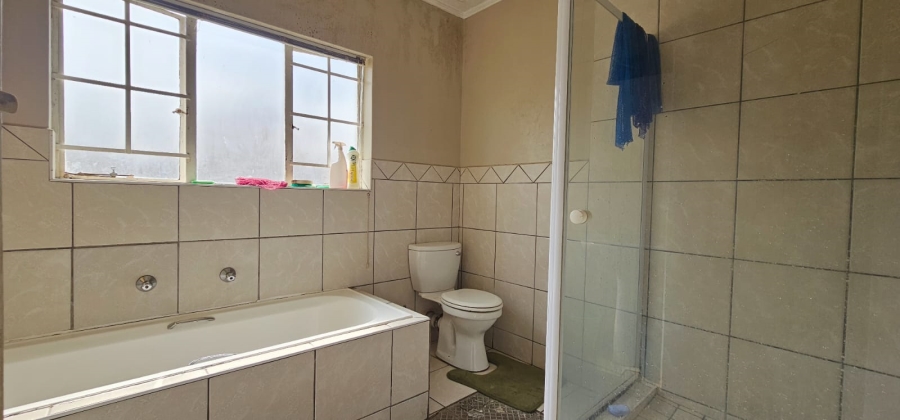 2 Bedroom Property for Sale in Amberfield Gauteng