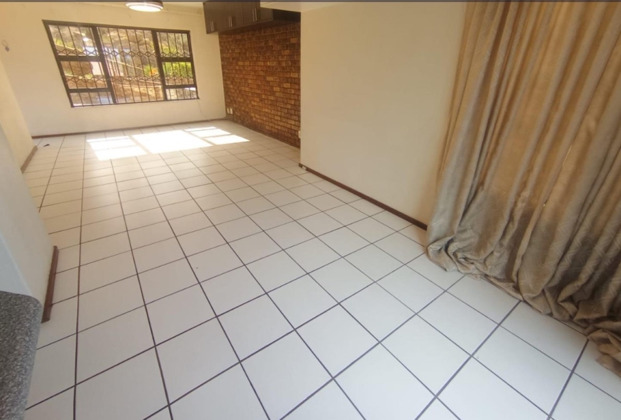 2 Bedroom Property for Sale in Ridgeway Gauteng