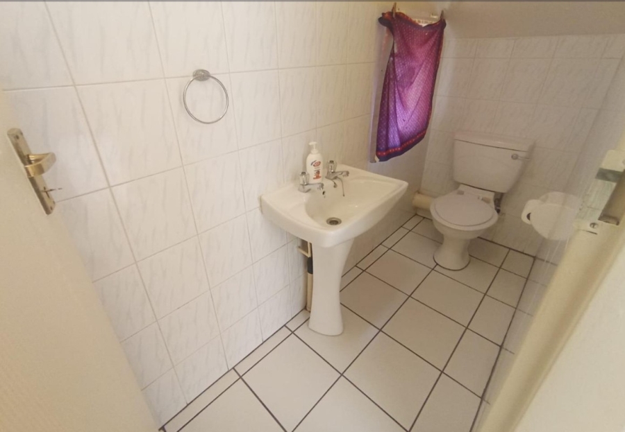 2 Bedroom Property for Sale in Ridgeway Gauteng