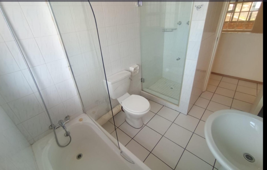 2 Bedroom Property for Sale in Ridgeway Gauteng