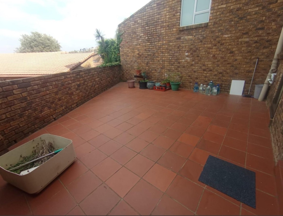 2 Bedroom Property for Sale in Ridgeway Gauteng