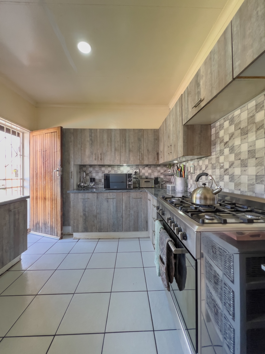 3 Bedroom Property for Sale in Birchleigh North Gauteng