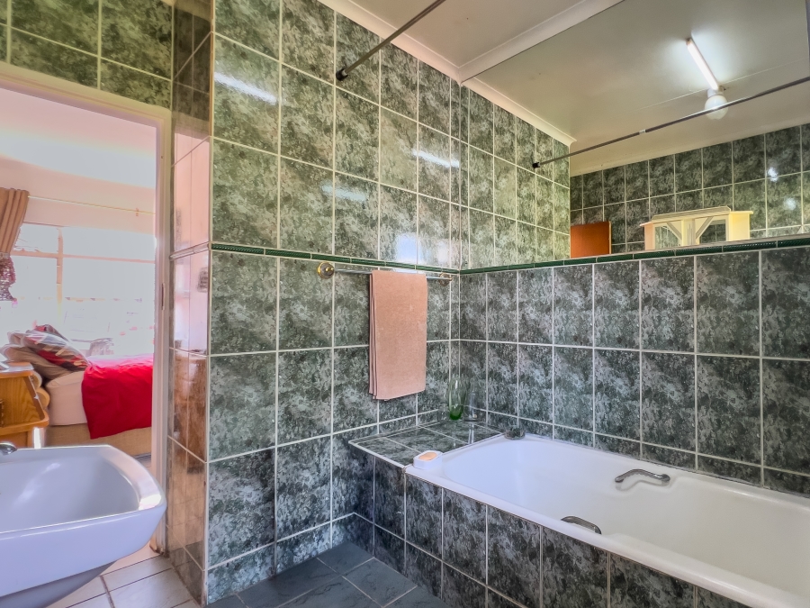 3 Bedroom Property for Sale in Birchleigh North Gauteng