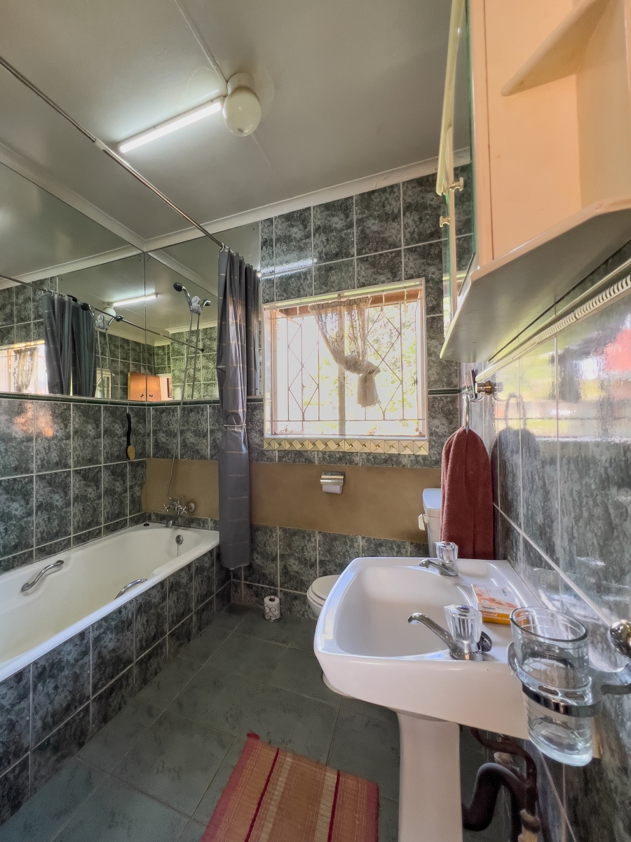 3 Bedroom Property for Sale in Birchleigh North Gauteng