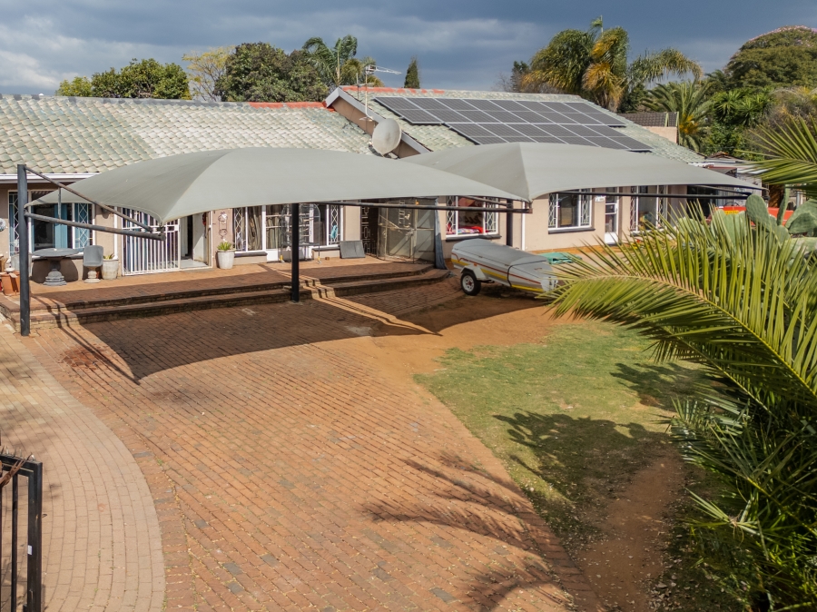 3 Bedroom Property for Sale in Birchleigh North Gauteng