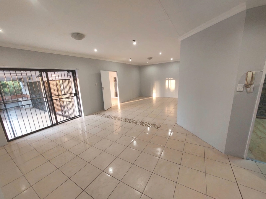 5 Bedroom Property for Sale in Magalieskruin Gauteng