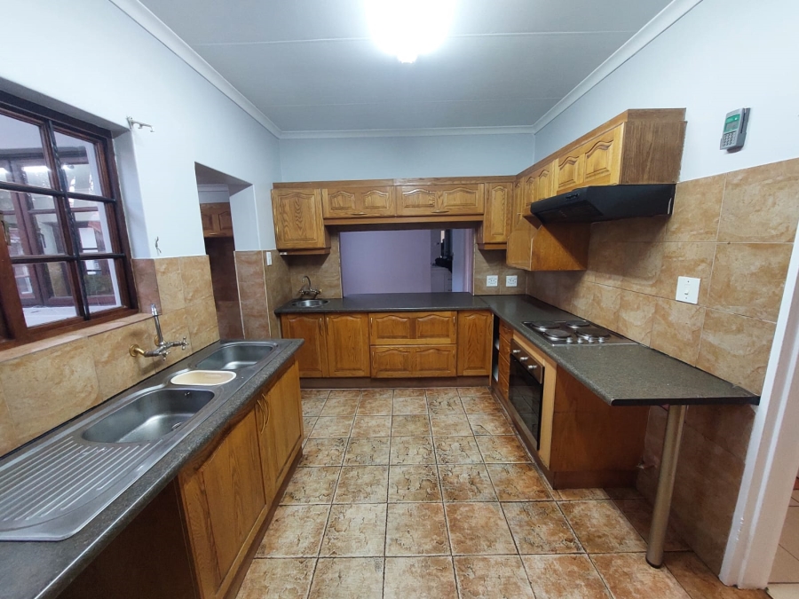 5 Bedroom Property for Sale in Magalieskruin Gauteng