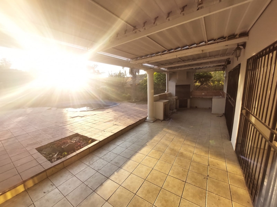 5 Bedroom Property for Sale in Magalieskruin Gauteng
