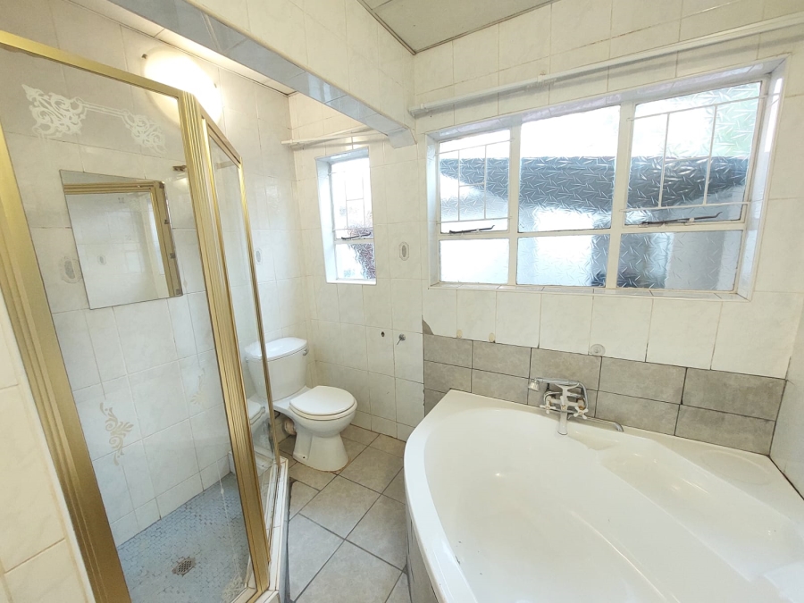 5 Bedroom Property for Sale in Magalieskruin Gauteng
