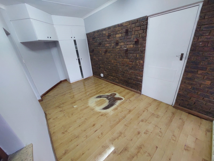 5 Bedroom Property for Sale in Magalieskruin Gauteng