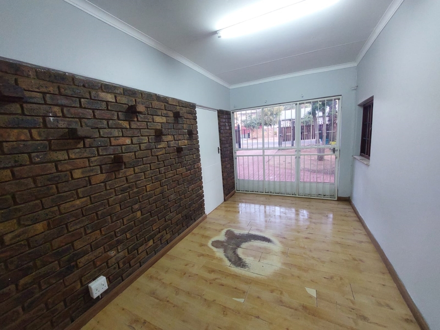 5 Bedroom Property for Sale in Magalieskruin Gauteng