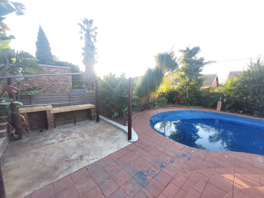 5 Bedroom Property for Sale in Magalieskruin Gauteng