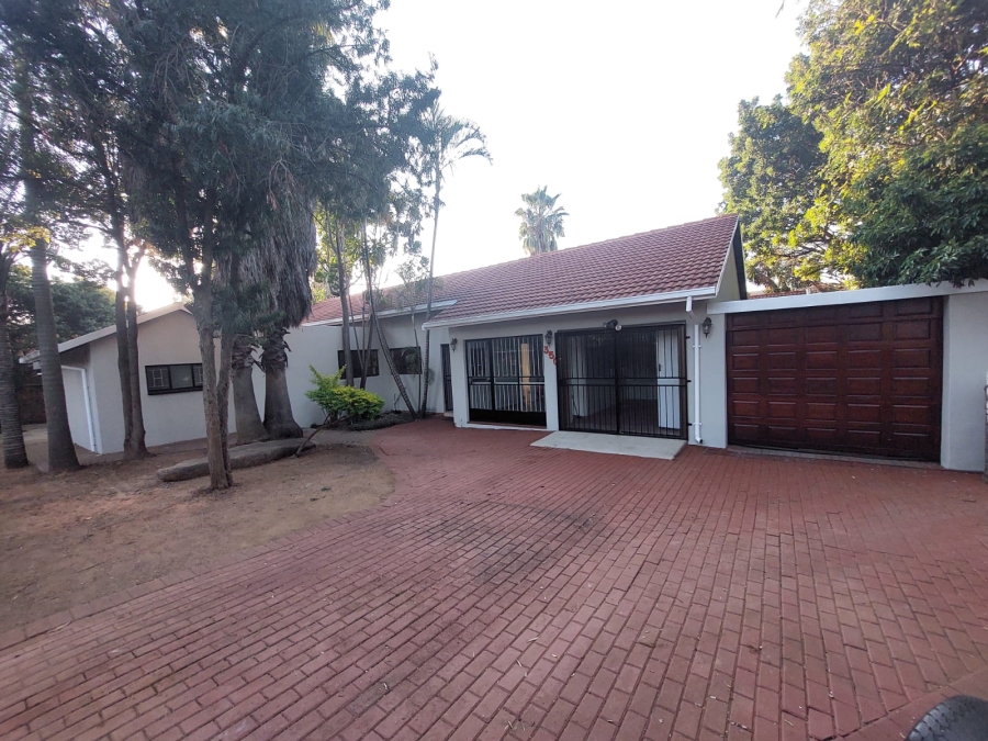 5 Bedroom Property for Sale in Magalieskruin Gauteng