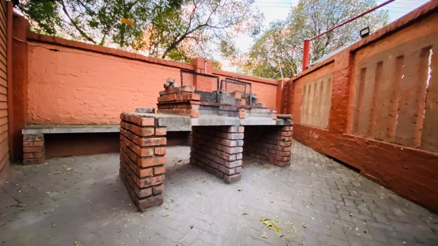 2 Bedroom Property for Sale in Riviera Gauteng