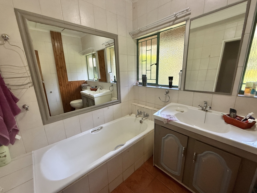 9 Bedroom Property for Sale in Poortview Gauteng