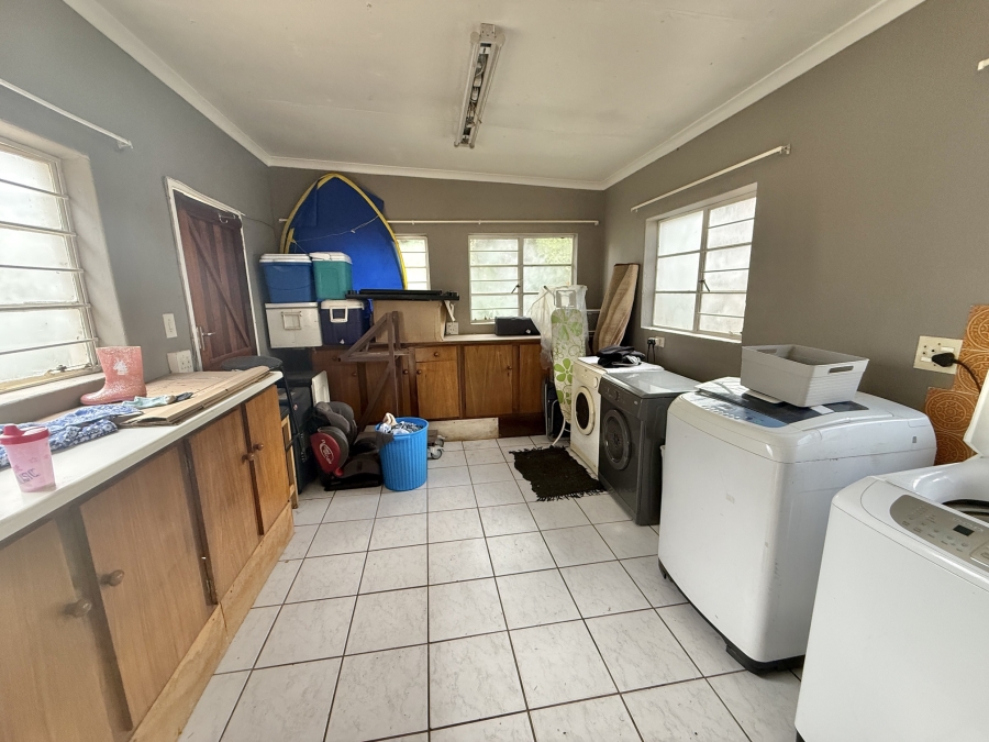 9 Bedroom Property for Sale in Poortview Gauteng