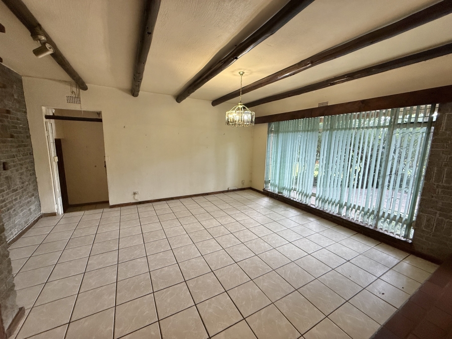 9 Bedroom Property for Sale in Poortview Gauteng