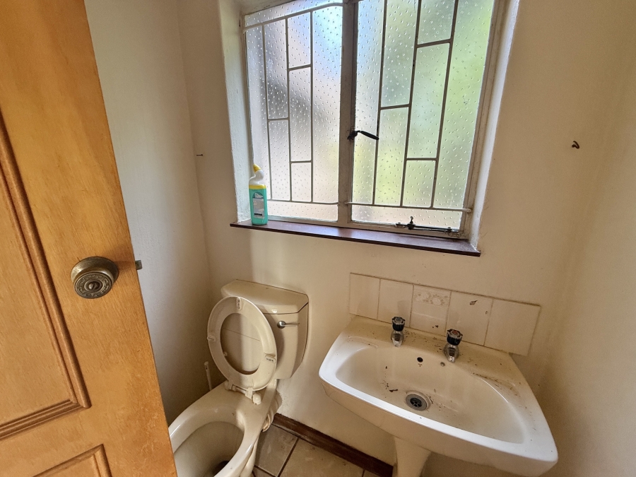9 Bedroom Property for Sale in Poortview Gauteng