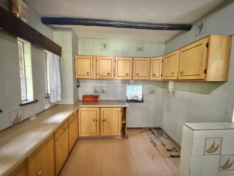 9 Bedroom Property for Sale in Poortview Gauteng