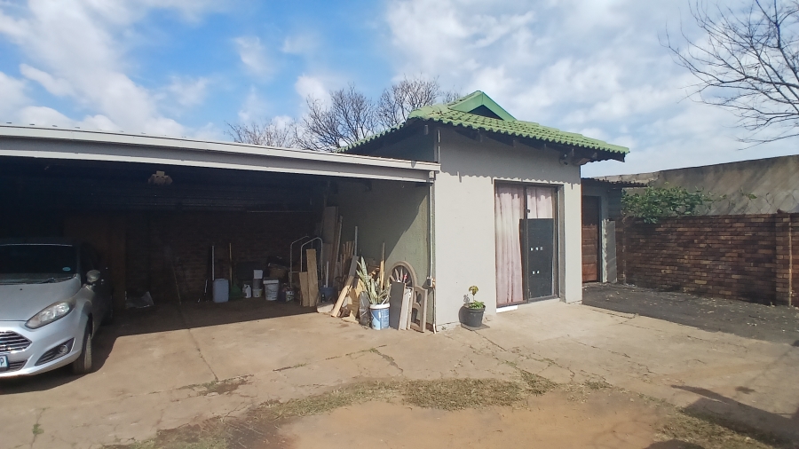 4 Bedroom Property for Sale in East Lynne Gauteng