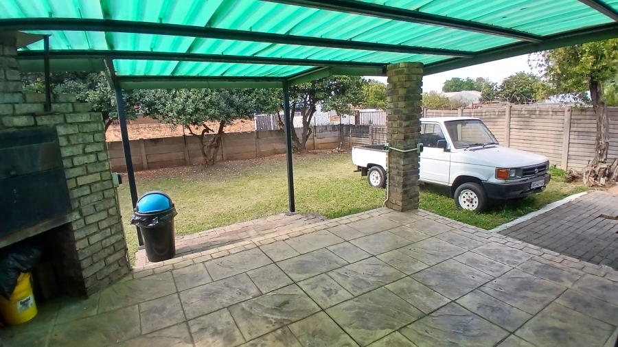 4 Bedroom Property for Sale in East Lynne Gauteng