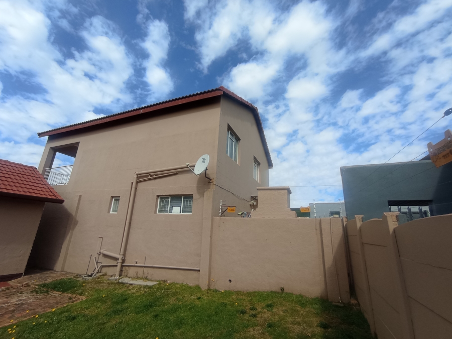 To Let 2 Bedroom Property for Rent in Helderkruin Gauteng