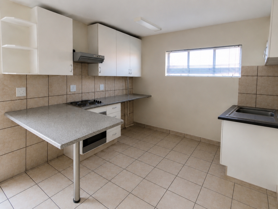To Let 2 Bedroom Property for Rent in Helderkruin Gauteng