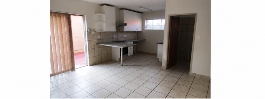 To Let 2 Bedroom Property for Rent in Helderkruin Gauteng