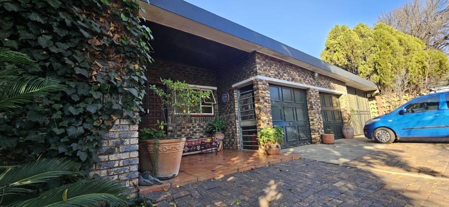 4 Bedroom Property for Sale in Three Rivers Gauteng