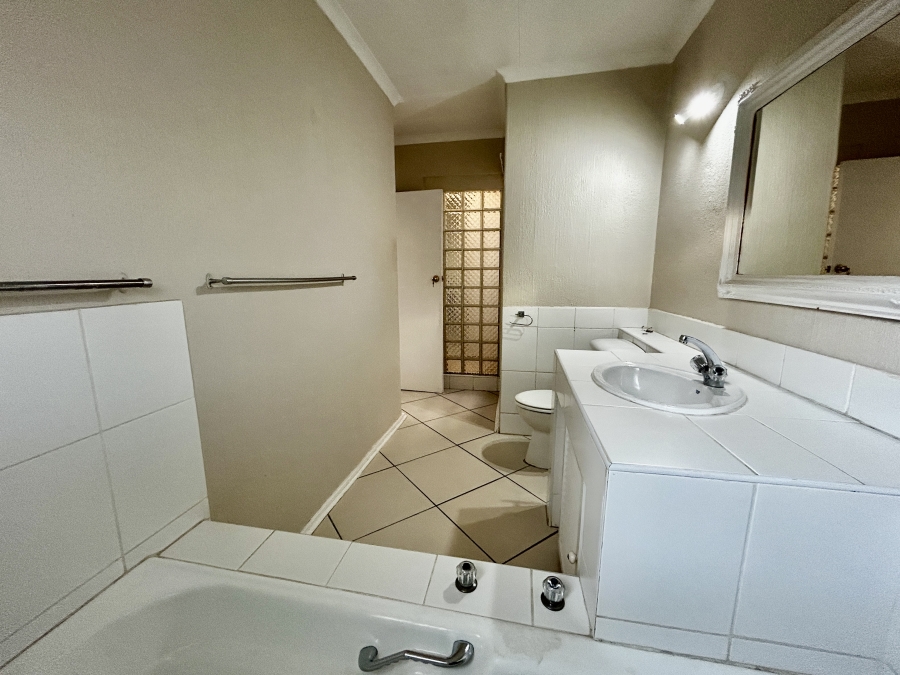 2 Bedroom Property for Sale in Rivonia Gauteng