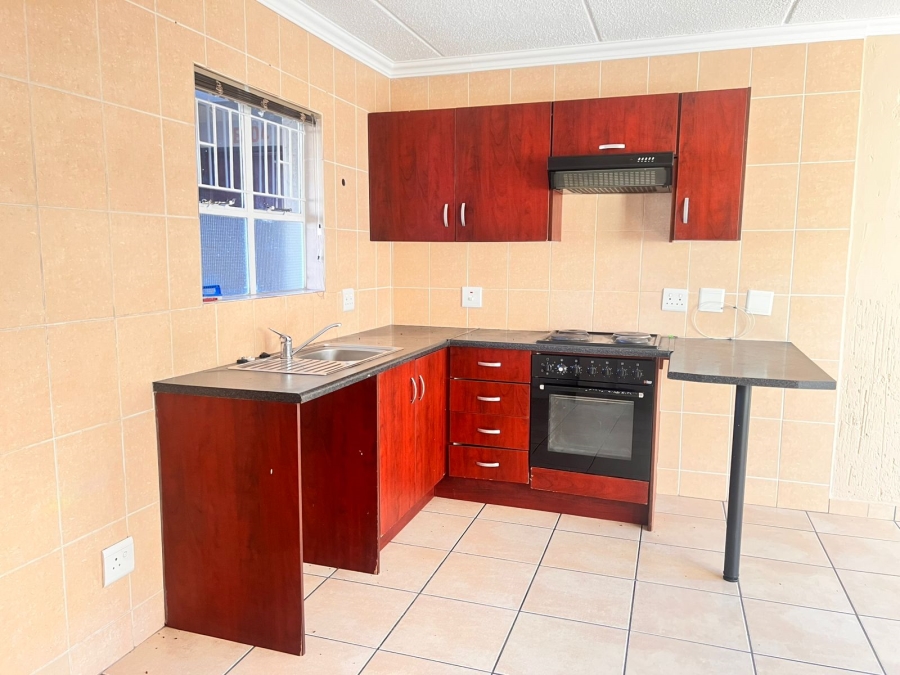 1 Bedroom Property for Sale in Ormonde View Gauteng