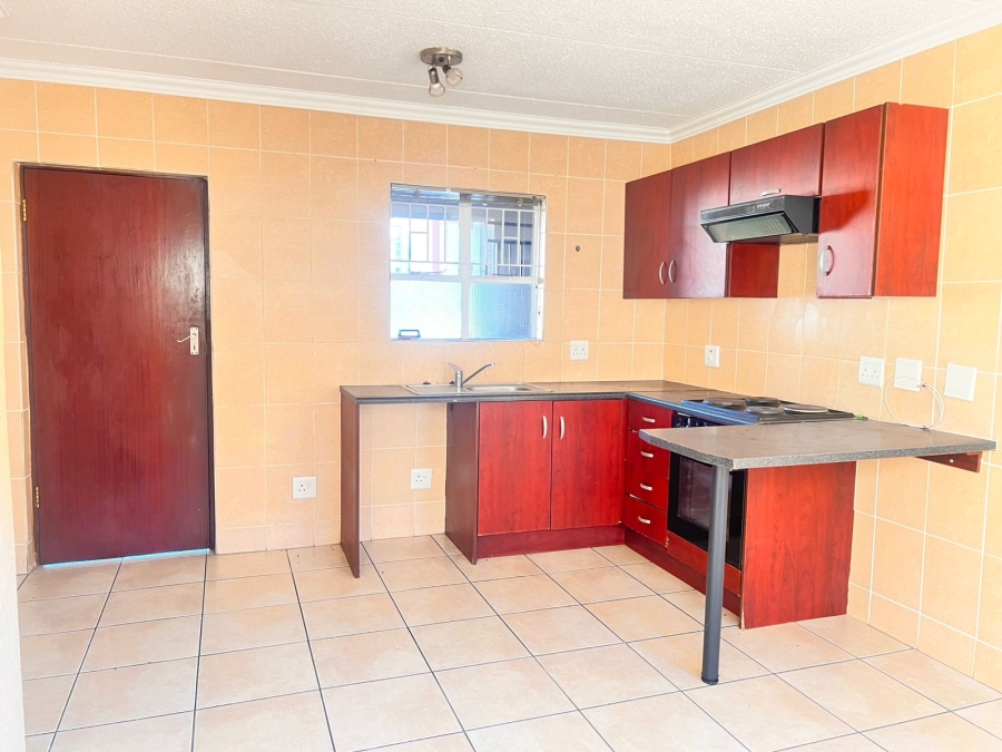 1 Bedroom Property for Sale in Ormonde View Gauteng