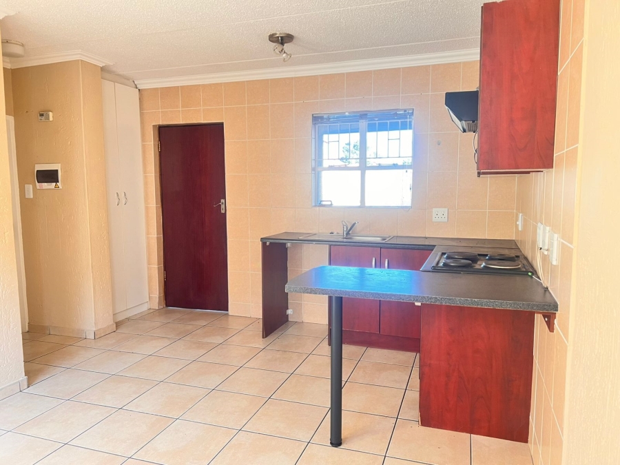 1 Bedroom Property for Sale in Ormonde View Gauteng